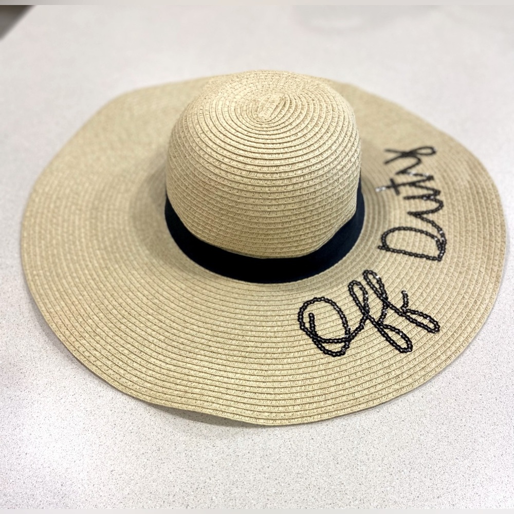 Straw vacation hat, embroidered Off Duty in black sequins with black ribbon 🏖️☀️